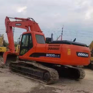 Excavatrice d'occasion, matériel de terrassement, DOOSAN DH300LC-7 à vendre - Product Image 1