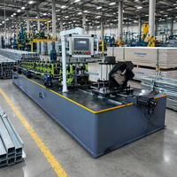 Machine de formage à froid de profilés pour cloisons sèches, personnalisable et réglable, contrôlée par PLC, entraînée par moteur, pour la réalisation de motifs gaufrés et de rainures