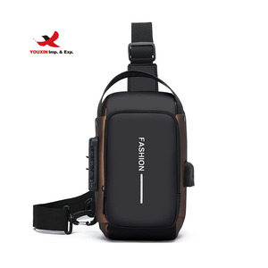 กระเป๋าคาดอกกันน้ำแบบ USB ป้องกันการโจรกรรมสำหรับผู้ชาย - Product Image 1