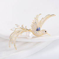 Broche Micro-Incrustée de Zircons Sunbird, Luxe Léger, Perle d'Eau Douce, Fleur d'Oiseau, Décoration de Banquet, Bijou de Poitrine