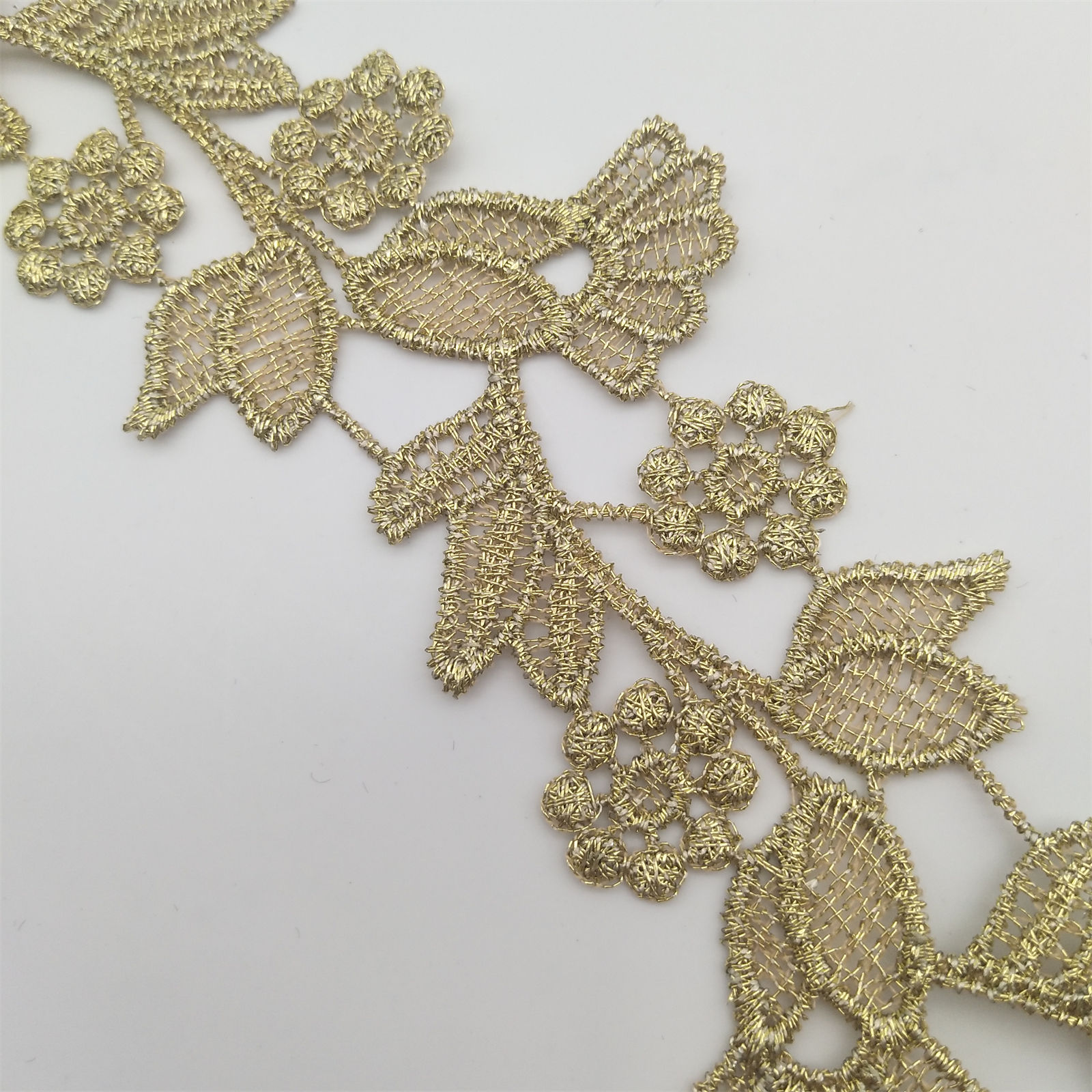 โกลเด้นไวท์