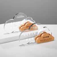 En gros Personnalisé Cristal Nuage Forme Trophée Prix En Bois Cristal Trophées Souvenirs Nuage Forme En Bois Cristal Prix MH-N150