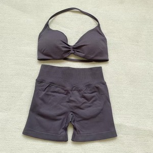 Conjunto <span class=keywords><strong>de</strong></span> Yoga para Mujer: Sujetador Deportivo <span class=keywords><strong>de</strong></span> Alta Elasticidad con Espalda Halter y Efecto Levanta Glúteos <span class=keywords><strong>de</strong></span> Secado Rápido y Pantalones Cortos <span class=keywords><strong>de</strong></span> Entrenamiento - Product Image 5