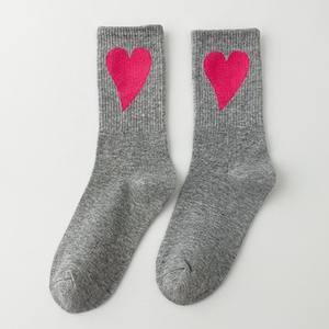 कपास महिलाओं के मोजे हृदय के आकार के मध्य-बछड़े के मोजे वसंत और शरद कॉलेज फैशन महिलाओं की शैली के लिए सभी कपास लंबे मोजे - Product Image 5