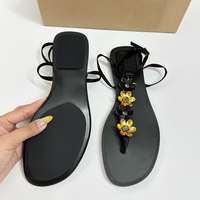 Sandales plates à boucle noire en H pour femmes, style fée romaine, tendance été 2025