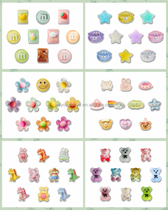 Charm breloque 3D en gros pour bricolage Promotion de chaussures souvenir pour enfants breloque en résine caoutchouc sabot breloque pour chaussures en forme d'étoile fleur ours bling accessoire - Product Image 4