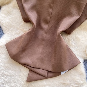 سترة نسائية صيفية فرنسية غير متماثلة بزر واحد وخصر نحيف - Product Image 6