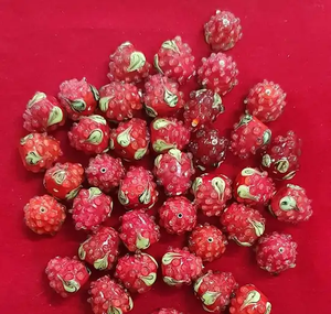 Perles de verre soufflé en forme de fruits (rondes/ovales) couleur fraise personnalisée pour la fabrication de bijoux, perles en vrac en boîte - Product Image 5