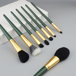 Juego de 8 Brochas de Maquillaje de Pelo Sintético Natural de Cabra, Mango de Madera Verde, Virola Dorada, Brochas para Polvo Facial - Product Image 3