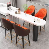 Tabouret de bar haut de gamme en cuir, style européen moderne et minimaliste, avec structure en fer forgé et dossier pivotant, pour usage commercial ou domestique.