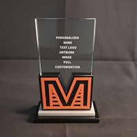 Plaque en cristal verticale Neelpure 188427 avec base en lettre M, image personnalisée imprimée en UV, trophée pour cérémonie de remise de prix d'entreprise