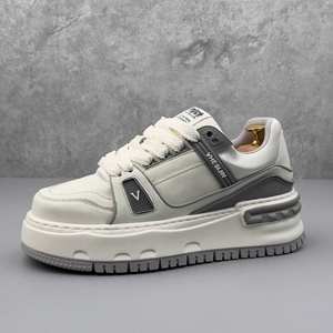 Sneakers décontractées de luxe de qualité supérieure, personnalisables avec logo, chaussures de marche, chaussures de course à semelle épaisse de luxe pour hommes et femmes - Product Image 3