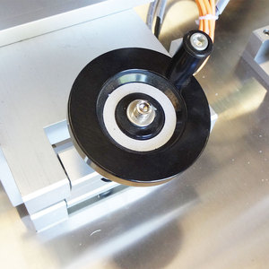 Máquina Etiquetadora Automática para Botellas, Fabricante Profesional, PLC, Caja de Cambios, Alta Precisión, Compatibilidad con Múltiples Materiales - Product Image 2