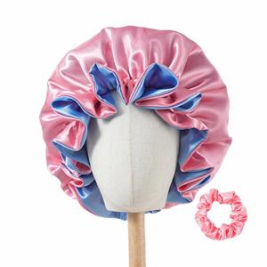 Bonnets en satin double couche réversibles pour cheveux longs bouclés ou tressés, avec chouchou en soie – Cadeau promotionnel - Product Image 1