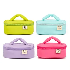 2024 New Arrival Professional Nylon Puffy Candy color Beauty Vanity Bag Factory Customized Fashion Leather Waterproof Makeup Bag