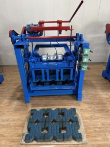 La Máquina para Fabricar Ladrillos de Cemento Cape Verde 4-35 es un Producto Más Vendido, Ofrece Precios Bajos y Facilidad de Uso. - Product Image 5