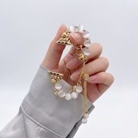 Bracelets de luxe pour femmes avec perles, bracelets de montre en métal pour Apple Watch 38/40/41, 42/44/45/49MM, bracelet de montre tendance pour IWatch 9/8/7/6/5/4