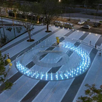 Fontaine interactive à jets d'eau LED RGB en acier inoxydable pour parcs, places publiques et aménagements paysagers