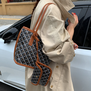 Nouveau Sac à Bandoulière/Sac Croisé Élégant en Cuir PU Souple pour Femme 2025, avec <span class=keywords><strong>Pochette</strong></span> Amovible et Motif Imprimé en Toile - Product Image 3