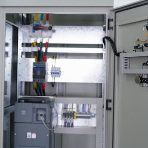กล่องจ่ายไฟ AC รุ่น Meygo 63A 15Kw พร้อมหม้อแปลงไฟฟ้า สวิตช์หลัก ตู้ควบคุมไฟฟ้า อุปกรณ์จัดการสายไฟ ฉากกั้นแบบติดตั้งถาวร - Product Image 3