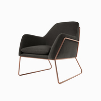 Fauteuil d'appoint en velours rose minimaliste nordique avec base en traîneau doré, chaise longue de détente pour salon