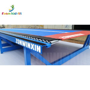 ZONWINXIN Fournisseur d'usine Équipement de gymnastique personnalisé Trampoline longue piste de tumbling Trampoline <span class=keywords><strong>3M</strong></span> - Product Image 3