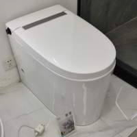Déstockage d'usine : Toilette intelligente de haute qualité avec capteur au pied pour ouverture et chasse d'eau automatiques, buse autonettoyante