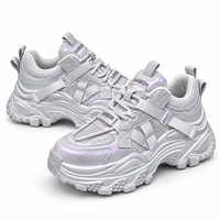 En gros Baskets en maille épaisse à lacets avec sangles superposées, Chaussures de marche décontractées, Chaussures OEM ODM Marque Privée