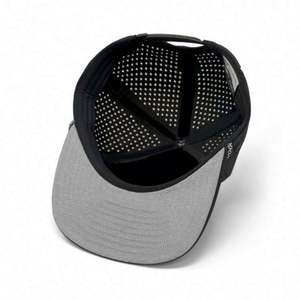 Gorra de Béisbol Impermeable de 5 Paneles con Logotipo Personalizado, Gorra Deportiva de Alto Rendimiento con Orificios Cortados con Láser y Cuerda - Product Image 6