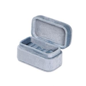 Caja de Joyería de Terciopelo Beige Personalizada al por Mayor, Embalaje de Regalo Portátil para el Día de San Valentín para Anillos, Estilo Moderno con Logotipo - Product Image 3