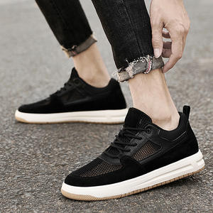 Venta al por mayor: Nuevos modelos de zapatillas de running de cuero cómodas para hombre, estilo casual, con tacón elevador de 8 cm, tendencia de moda. - Product Image 2