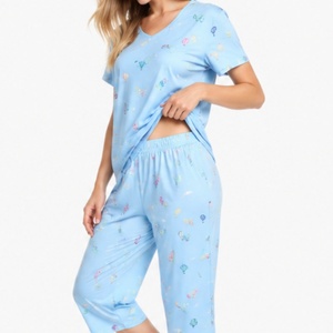 Completo pigiama da donna taglie forti in modal stampato, due pezzi, a maniche corte, con elastico in vita, in maglia - Collezione Hot Sale - Product Image 2