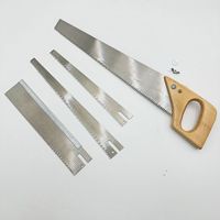 Scie à main pliante 4-en-1 en acier à haute teneur en carbone 65Mn avec manche en bois et dents multiples pour la taille des arbres de jardin, la coupe du bois, du PVC, du plastique et les travaux de bricolage