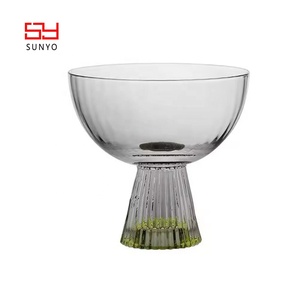 Ensemble de verres à vin en <span class=keywords><strong>verre</strong></span> fantaisie de style <span class=keywords><strong>médiéval</strong></span> vintage, à pied épais, à fond rond, vert et rayé - Product Image 3