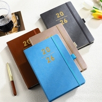 Agenda 2026 en anglais - Mini planificateur à feuilles mobiles avec couverture en papier et porte-stylo - Carnet de notes journalier de 365 jours (Cadeau)