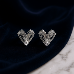 Boucles d'oreilles en or blanc E3382 avec diamants taille cœur pour femme, romantiques, à porter au quotidien, couleur G, diamants naturels - Product Image 2