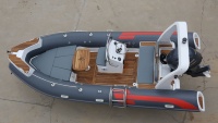Bateau semi-rigide 550 cm en Hypalon PVC avec coque en fibre de verre