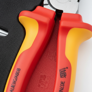 Juego de Herramientas Aisladas para <span class=keywords><strong>Electricista</strong></span> Maestro de 26 Piezas, Aprobado por VDE 1000V, en Estuche de Transporte Resistente - Product Image 4