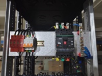 Armoire électrique extérieure personnalisée OEM, taille, couleur, logo de marque, IP66, galvanisée, pour l'éclairage public et le contrôle des feux de circulation