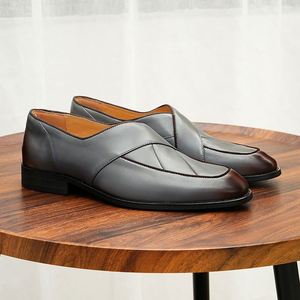 Bottines pour homme Goodyear de style italien, fabriquées à la main, en cuir véritable, avec fermeture à lacets, cousues en Italie - Product Image 3