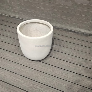 กระถางต้นไม้ไฟเบอร์เคลย์สีขาว งานแฮนด์เมด แกะสลักด้วยมือ น้ำหนักเบา ทันสมัย ขนาดใหญ่ สำหรับใช้ภายใน/ภายนอกอาคาร มีรูระบายน้ำ - Product Image 6