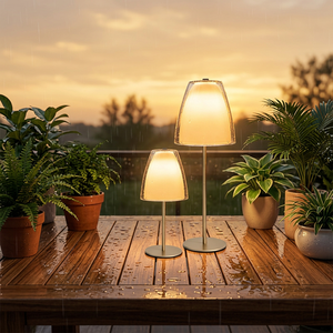 Lampe de table étanche en forme de cône en gelée, entièrement enveloppée, design translucide, texture premium, longue autonomie de la batterie, tactile, pour chambre à coucher - Product Image 1