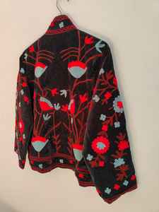 Blouson bomber court réversible pour femme, en velours noir, brodé à la main, motif floral suzani, style bohème ethnique, écologique, pour l'hiver - Product Image 5