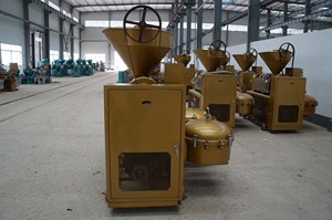 Machine d'extraction à froid et à chaud Guangxin YZLXQ140 pour l'usine <span class=keywords><strong>de</strong></span> fabrication d'arachides, <span class=keywords><strong>de</strong></span> soja, <span class=keywords><strong>de</strong></span> graines <span class=keywords><strong>de</strong></span> <span class=keywords><strong>tournesol</strong></span>, <span class=keywords><strong>de</strong></span> lin et <span class=keywords><strong>de</strong></span> noix - Product Image 5