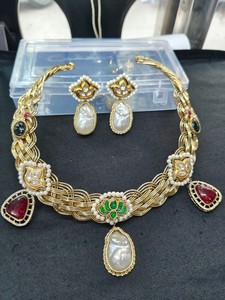 Ensemble de colliers multi-pierres avec grenat et pierres en forme de poire vertes, bijoux pour femmes pour les mariages et les fêtes - Product Image 4