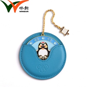 กระเป๋าใส่ของ PU ลายรูปนกเคลือบอ่อน พร้อมกระจกโลหะเดี่ยวและจี้ห้อย - Product Image 2