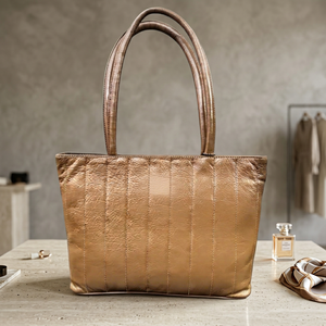 Pochette de luxe imperméable en cuir véritable pour femme avec bandoulière amovible, design pliable, fermeture éclair, légère, 3L+ grande capacité - Product Image 3