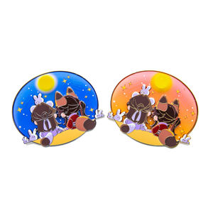 Épinglette en émail dur personnalisée LGC Wholesale, motif renard et lapin mignons, pour cadeau et souvenir - Product Image 1