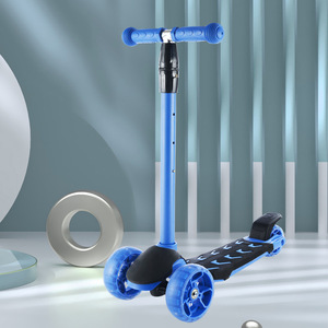 Trottinette pour enfants à trois roues, réglable en hauteur, légère, pour enfants de 3 ans et plus, bleue - Product Image 1