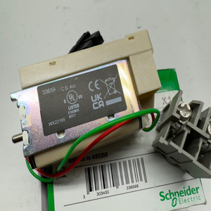 S33659 PowerPact M P R Déclencheur de dérivation 24V AC DC - Product Image 2